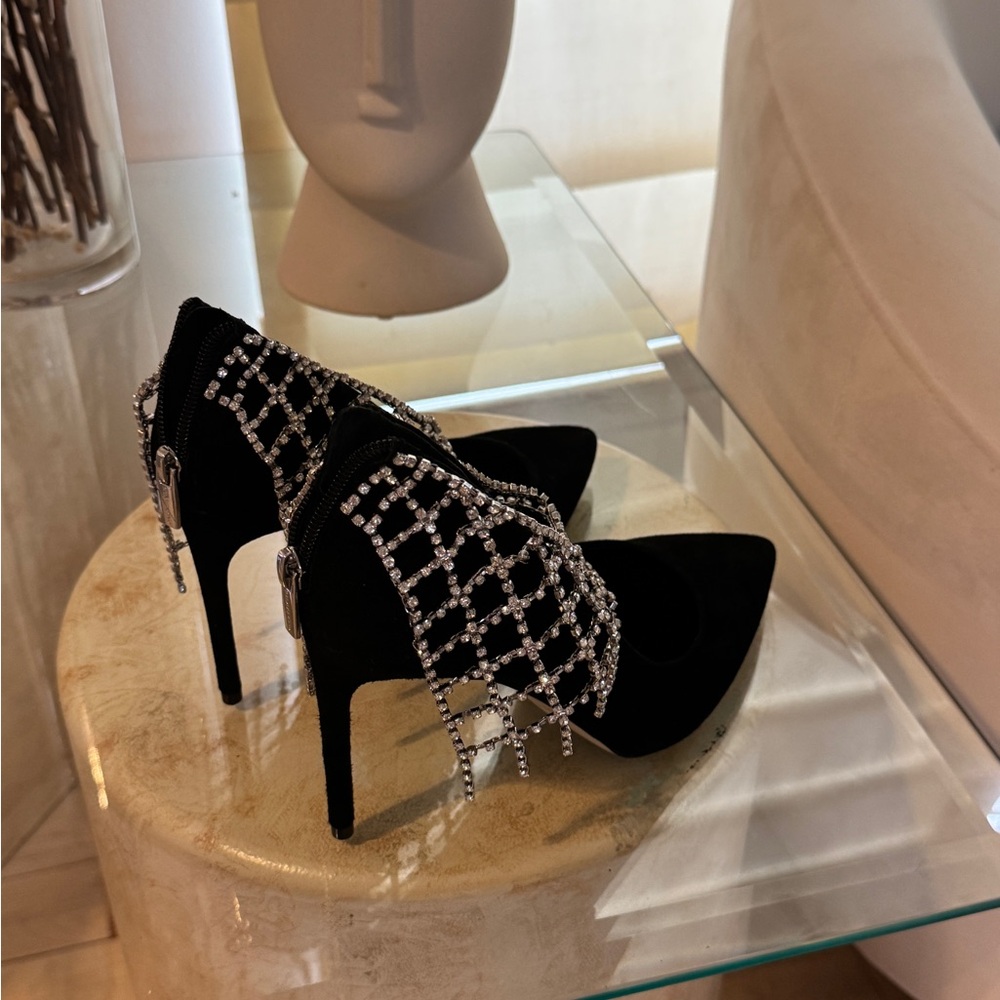 Elegant VINCE CAMUTO Black Stiletto Heels with Rhinestone Detailing